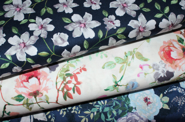 Designer-Baumwollstoff GARDEN ROSES navy (10 cm)